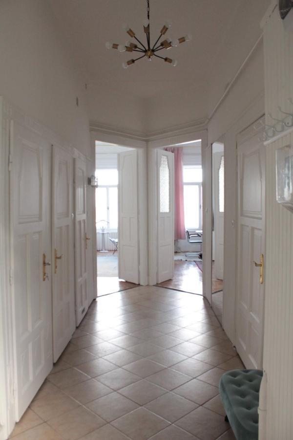 Allomas Apartman Budapest Eksteriør billede